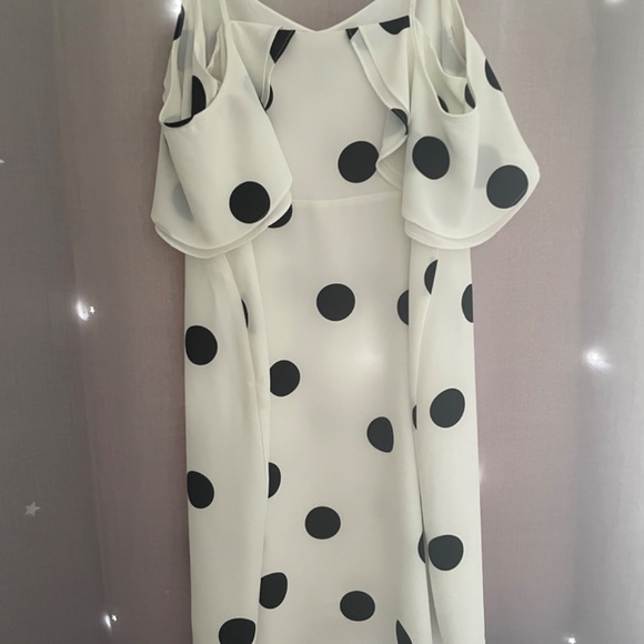 Off the shoulder dress - Picture 3 of 4